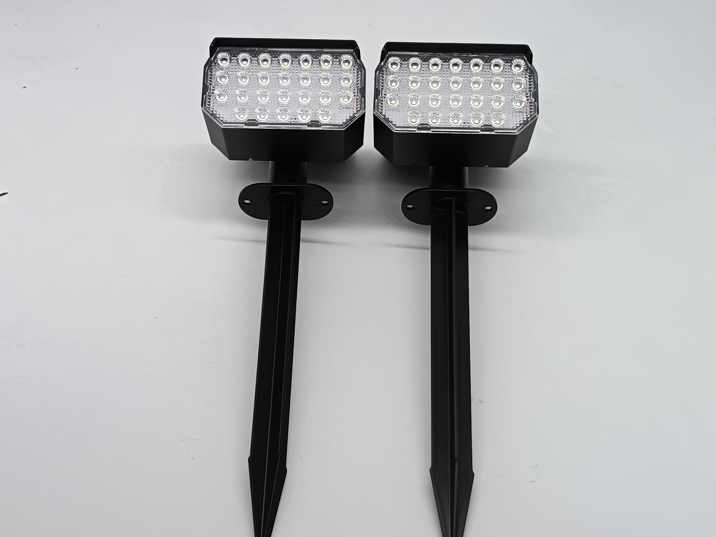 Ultra Bright Solar Spot Lights: 72 LED Outdoor Garden Lights, 3 Modes, IP67 Waterproof, Auto On/Off Dusk Till Dawn Uplighters for Yard, Driveway, Pathway